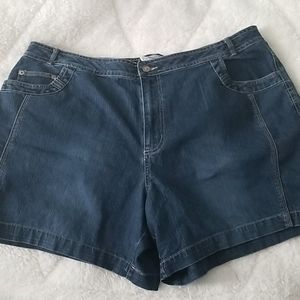 **Last Call** Jean shorts